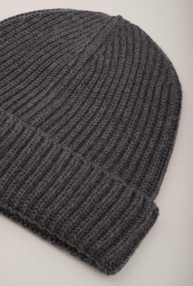 Merino wool ribbed hat MAIN - Ferrante | img vers.1300x/